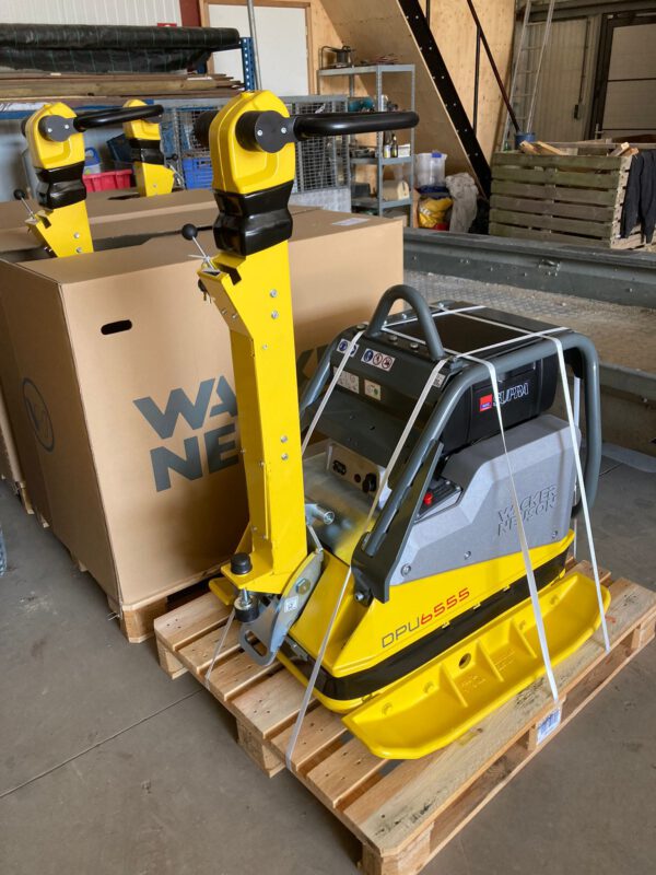 Trilplaat-Wacker-Neuson-Patrick-Vonk-Hemrik-Drachten-Leeuwarden-Friesland-Nederland-Wijnjewoude-Vonk-Bouwmaterieel-Materieelverhuur