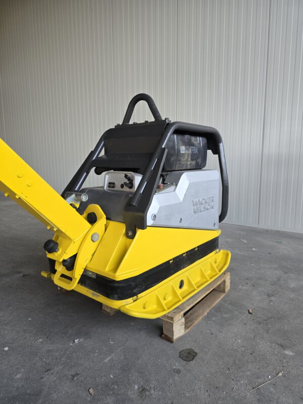 Patrick Vonk Verkoopt een Wacker Neuson DPU 6555Heh Trilplaat bij Vonk Bouwmaterieel