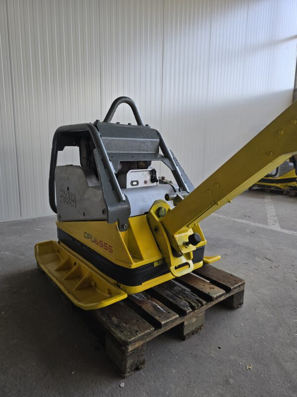 Patrick Vonk Verkoopt een Wacker Neuson DPU 6555Hehap trilplaat bij Vonk Bouwmaterieel