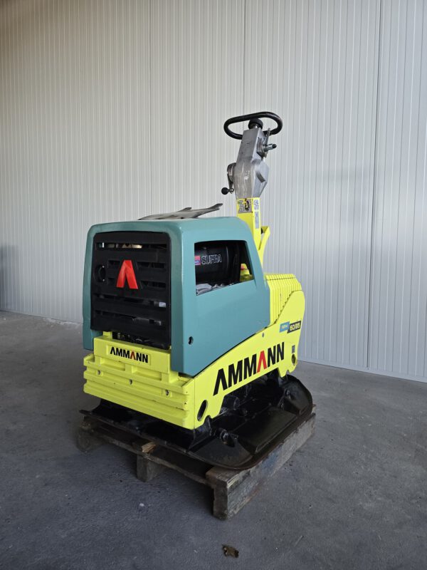 Patrick Vonk Verkoopt een Ammann APH 60 85 AH Trilplaat bij Vonk Bouwmaterieel