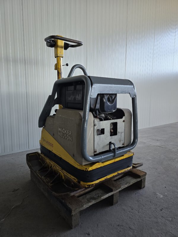 Patrick Vonk Verkoopt een Wacker Neuson DPU 6555Hehap Trilplaat bij Vonk Bouwmaterieel