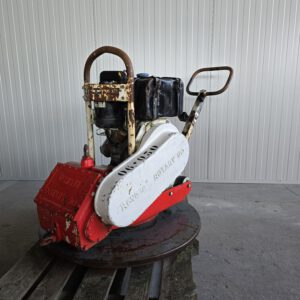 Patrick Vonk Verkoopt een Revo Rotary 90 trilplaat bij Vonk Bouwmaterieel