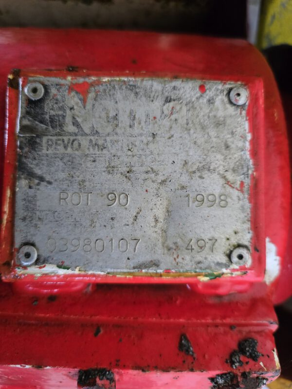 Patrick Vonk Verkoopt een Revo Rotary 90 trilplaat bij Vonk Bouwmaterieel
