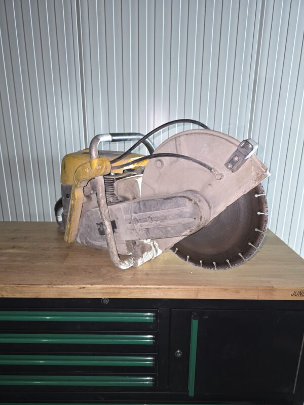 Patrick Vonk verkoopt een Wacker Neuson BTS 635s Doorslijper bij Vonk Bouwmaterieel