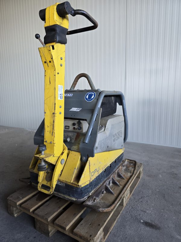Patrick Vonk Verkoopt een Wacker Neuson DPU 6555Hehap Trilplaat bij Vonk Bouwmaterieel